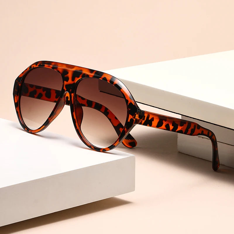 Fashionable Large-frame Pilot Sunglasses With Sun Protection And Retro